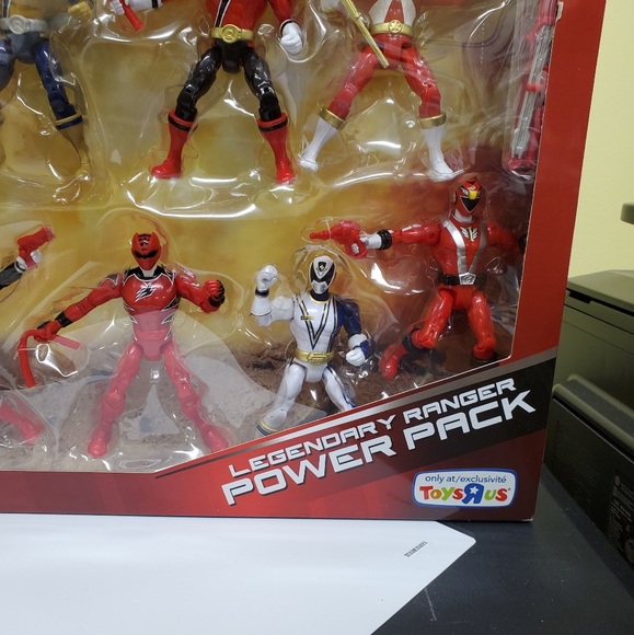 Power Ranger Mega Collection Legendary Action Pack - Picture 2 of 7